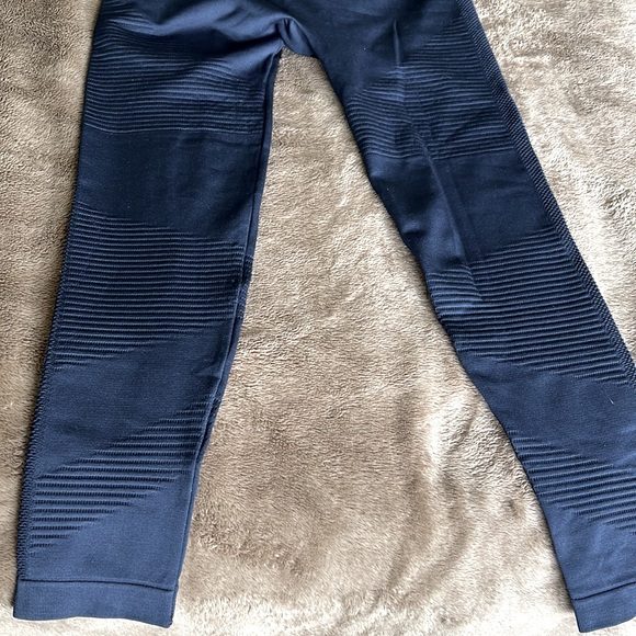 12.💝SALE 3 for $20💝C@C California HighRise Navy Blue Patterned Leggings Size L - Picture 2 of 4